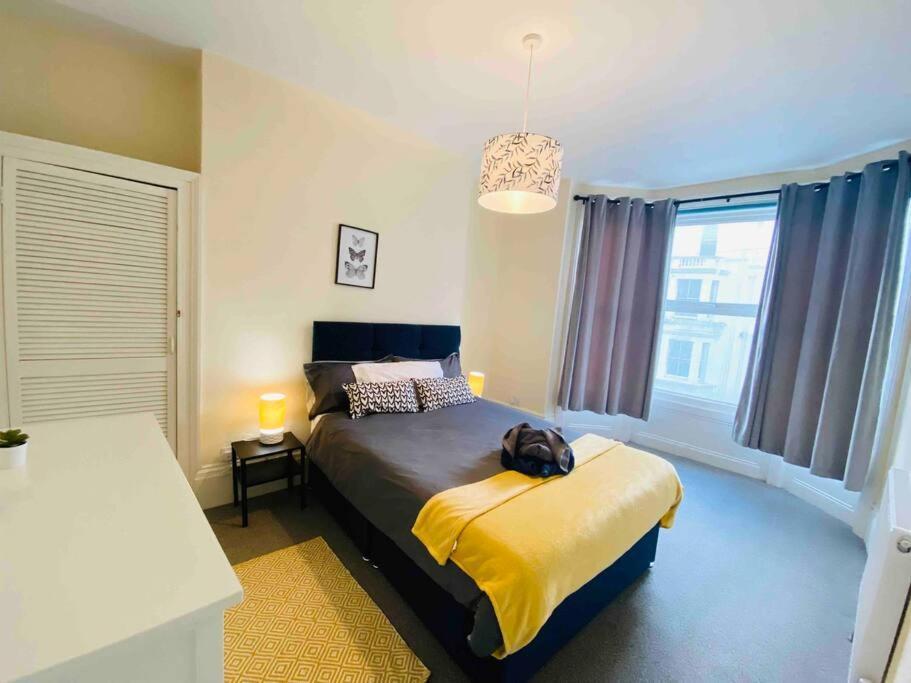 7 Bedroom House In Town Centre Near Beach - Sleeps 13 Hastings Exterior photo